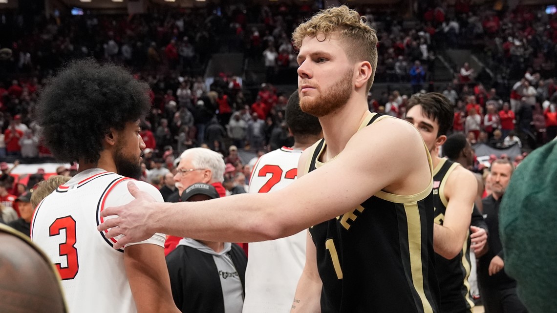 ontdek de analyse van de ap top 25 heren basketbal, met diepgaande inzichten en ranglijsten van de beste college basketbalteams.