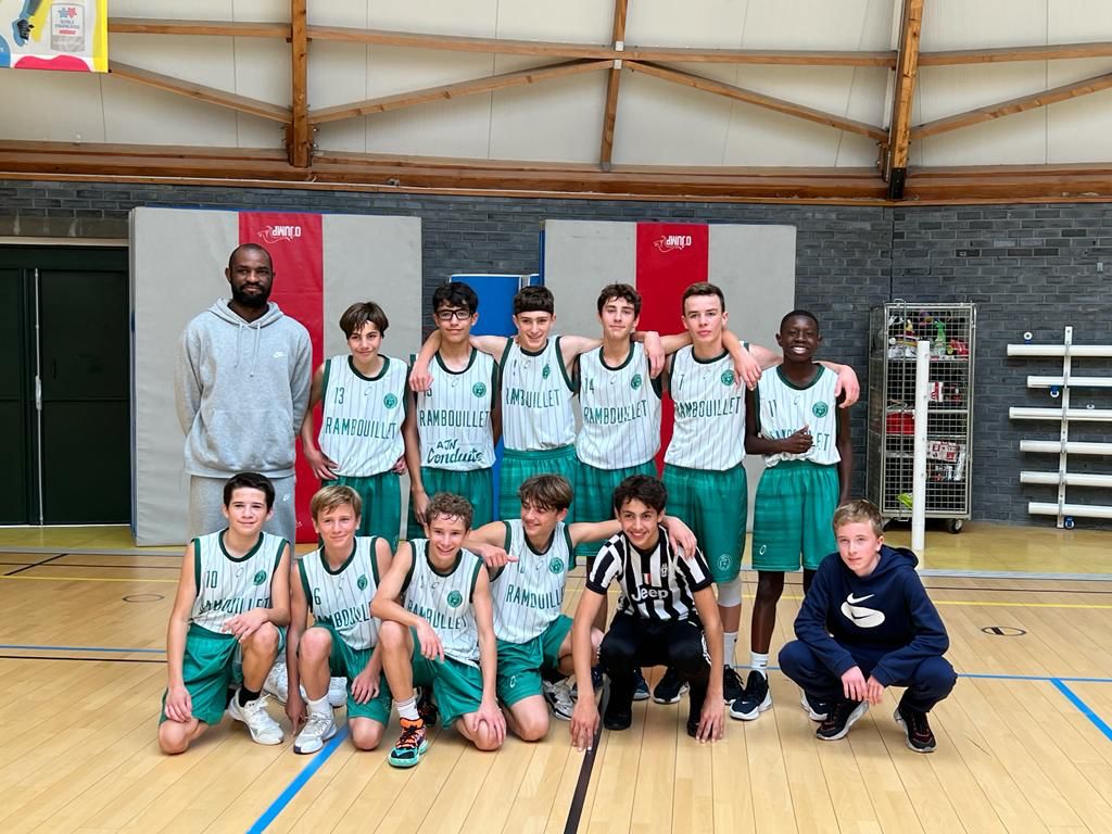 lees alles over de rampzalige basketbalwedstrijd op de middelbare school, met onverwachte wendingen en spannende momenten.