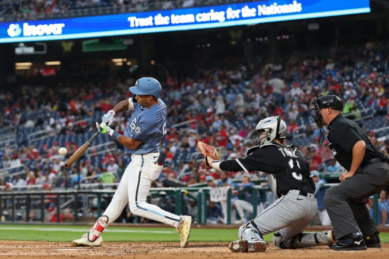 ontdek de beste allrounders en outfield-talent in fantasy honkbal om je team te versterken en je concurrenten te verslaan.