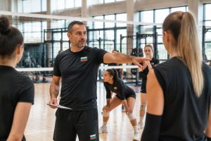 bulgaars coach atanas petrov versterkt het mizzou volleybalteam als assistent-coach en brengt ervaring en tactische expertise om het team naar een hoger niveau te tillen.