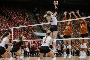 live-updates, statistieken en hoogtepunten van de volleybalwedstrijd tussen nebraska en texas. volg het spel in realtime en mis geen moment van de actie!