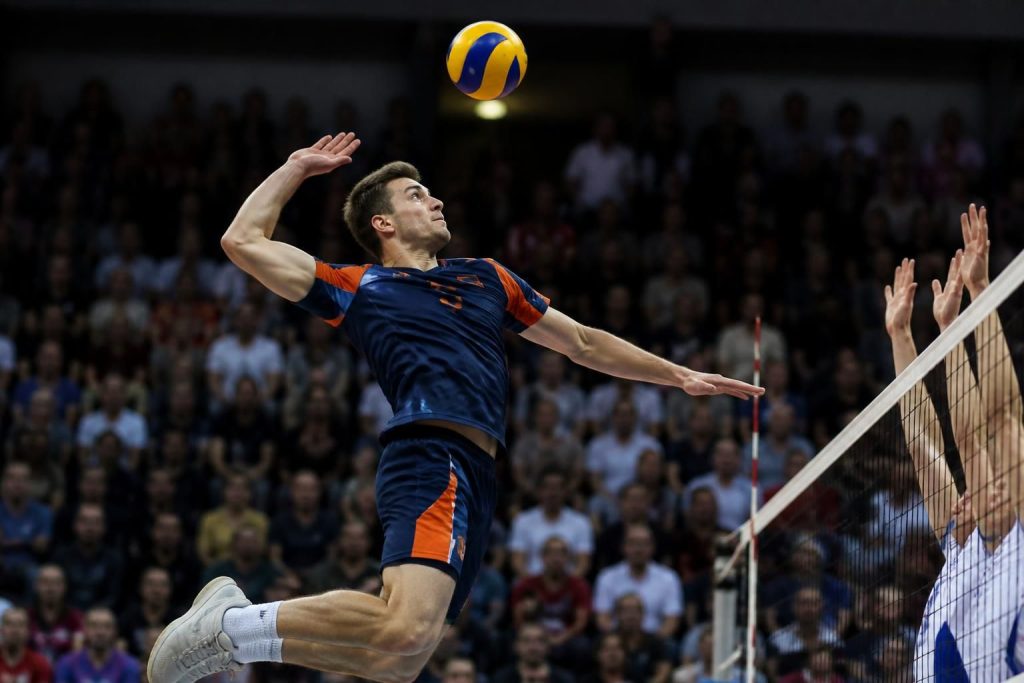 breng nu je stem uit en bepaal wie de beste volleybalspeler van het voorseizoen 2026 wordt volgens de lezers. doe mee en kies jouw favoriet!
