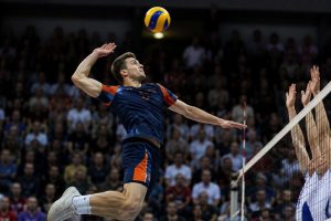 breng nu je stem uit en bepaal wie de beste volleybalspeler van het voorseizoen 2026 wordt volgens de lezers. doe mee en kies jouw favoriet!