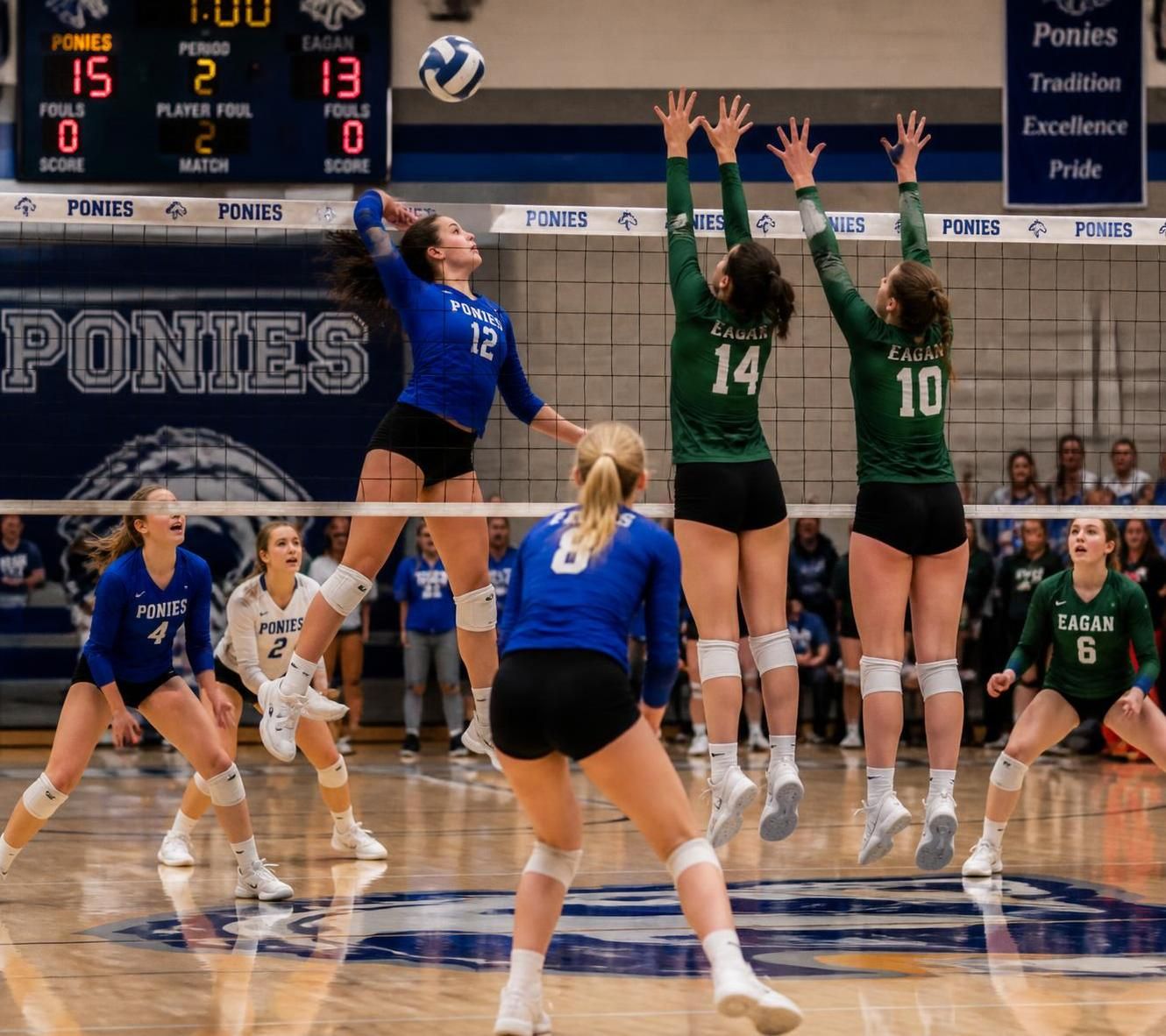 lees hoe het meisjesvolleybalteam ponies verloor van de nummer twee op de ranglijst, eagan. ontdek hoogtepunten en reacties na de spannende wedstrijd.