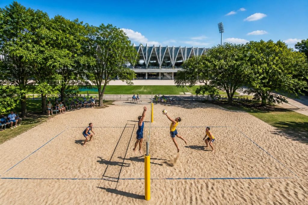 blijf op de hoogte van het laatste nieuws en de hoogtepunten van volleybal met 'volleybal in vogelvlucht'. ontdek spannende wedstrijden, spelersupdates en meer.